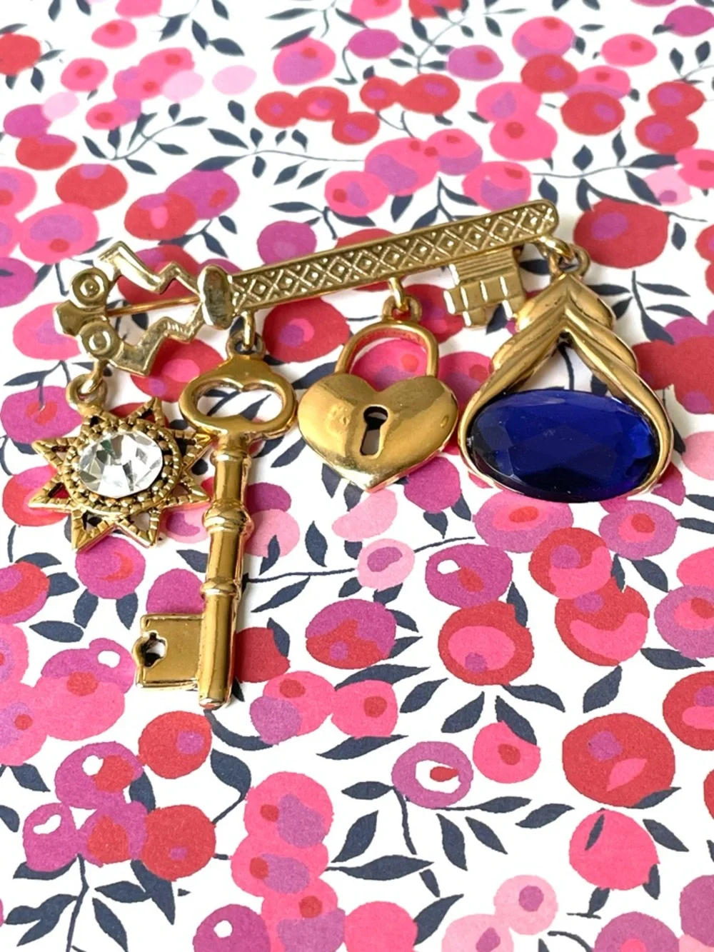 Vintage goldtone skeleton key brooch w/ dangling charms heart lock Victoriana